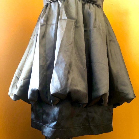 Black Strapless Bubble hem cocktail dress - Picture 3 of 7